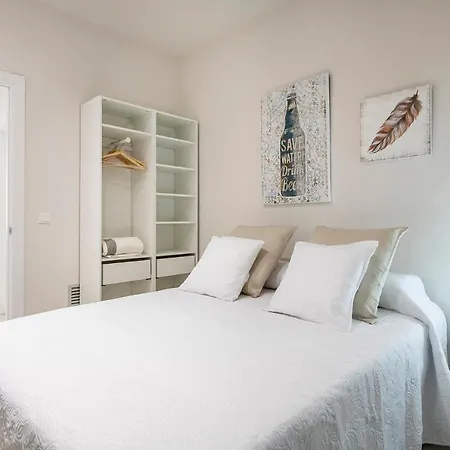Apartment Lovely & Cozy In The Heart Of *